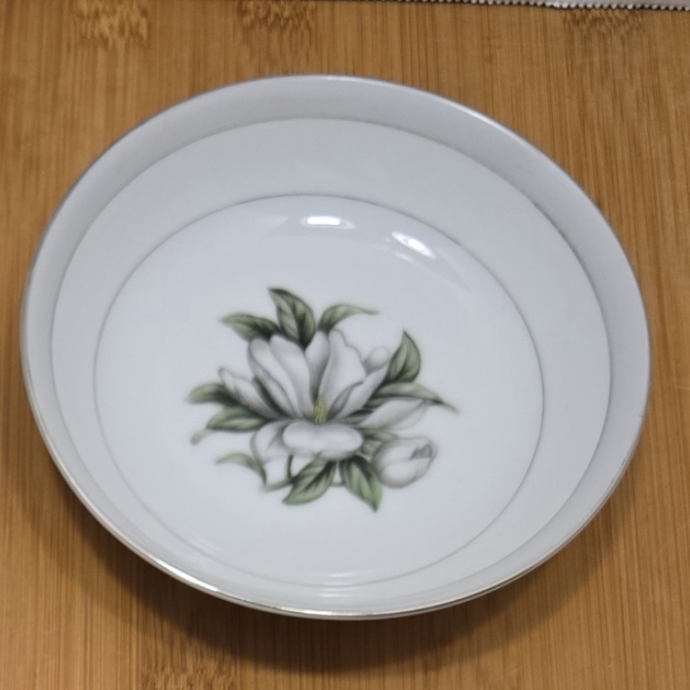 Set of 2 Wentworth Fine China Yolanda Japanese Lily Bowl